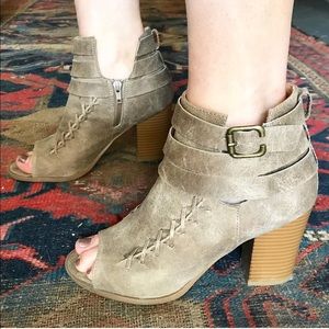 **SOLD** Diba greige open toe belted booties 7